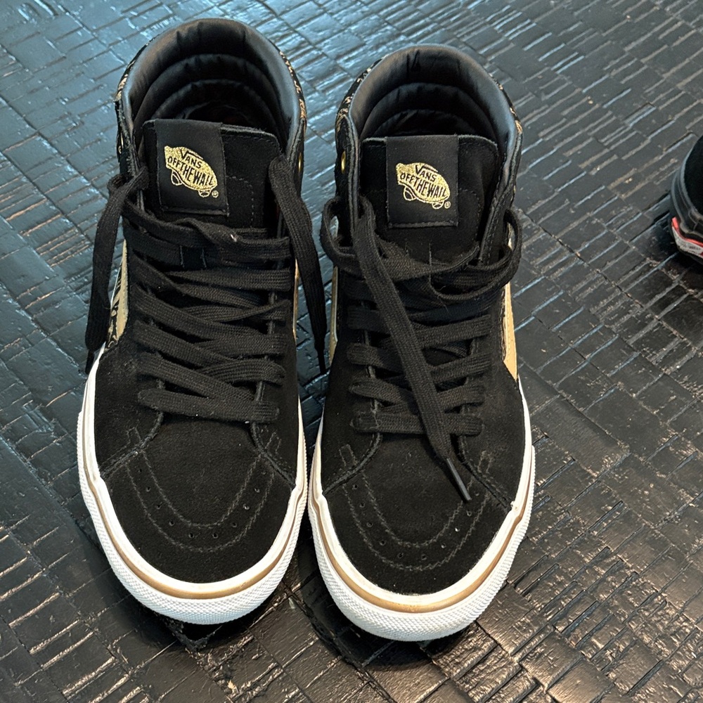 Vans Men's Black and Gold Sneakers